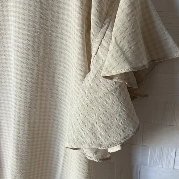 Max Studio grid flutter sleeve blouse - Picture 5 of 8